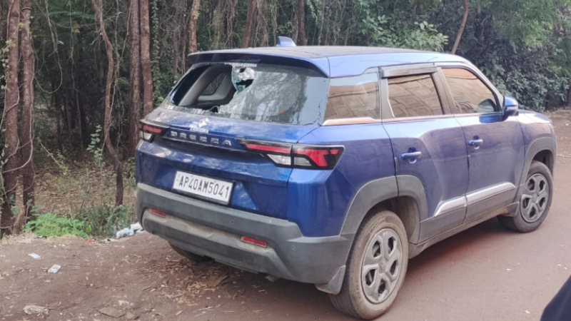 ಪ್ರೀ ವೆಡ್ಡಿಂಗ್ ಶೂಟ್‌ಗೆ ತೆರಳಿದ್ದವರ ಕಾರಿನ ಗಾಜು ಒಡೆದು 4 ಲಕ್ಷದ ಕ್ಯಾಮೆರಾ, ಲೆನ್ಸ್ ದೋಚಿದ ಕಳ್ಳರು