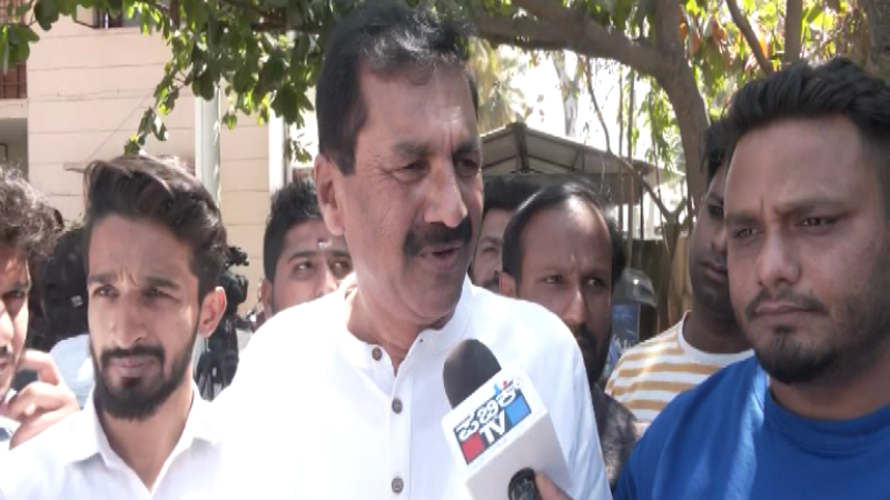 ಮುಸ್ಲಿಂ ವೇಷದಲ್ಲಿ ಆರ್‌ಎಸ್‍ಎಸ್, ಬಿಜೆಪಿ ಕಾರ್ಯಕರ್ತರಿಂದ ಕಲ್ಲು ತೂರಾಟ – ಹೊಸ ಬಾಂಬ್ ಸಿಡಿಸಿದ ಎಂ.ಲಕ್ಷ್ಮಣ್