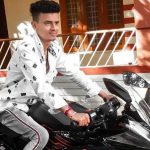 ಪ್ರೇಯಸಿ ಕಾರುಗಳಿಗೆ ಬೆಂಕಿ ಹಚ್ಚಿದ್ದ ಕೇಸ್‌ಗೆ ಟ್ವಿಸ್ಟ್ – ಇದಕ್ಕೂ ಮುನ್ನ ಯುವತಿ ತಂದೆಗೆ ಚಾಕು ಇರಿದಿದ್ದ ಪಾಗಲ್ ಪ್ರೇಮಿ