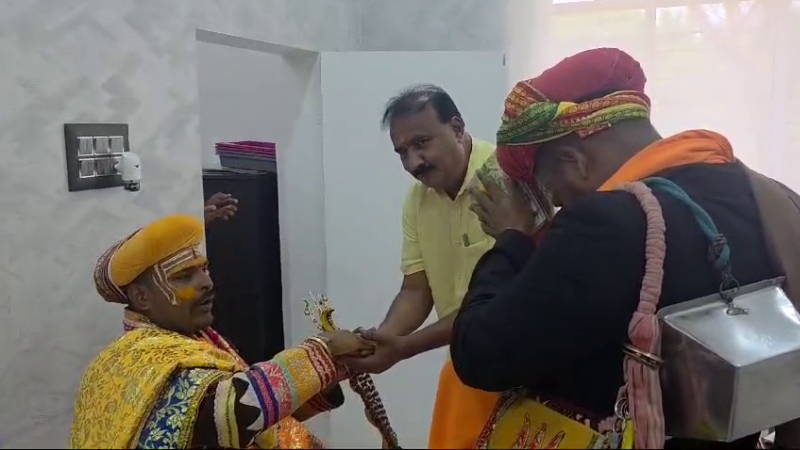 ಶೀಘ್ರದಲ್ಲೇ ಪರಮೇಶ್ವರ್‌ಗೆ ಮುಖ್ಯಮಂತ್ರಿ ಭಾಗ್ಯ: ಹಾಲುಮತ ಗೊರವಯ್ಯರಿಂದ ಕಾರ್ಣಿಕ ಭವಿಷ್ಯ