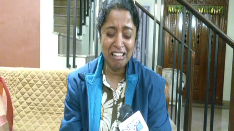 ಮಗು ಇದೆ ಬಿಟ್ಟು ಬಿಡಿ ಅಂದ್ರೂ ಶೂಟ್‌ ಮಾಡಿದ್ರು – ಬಿಕ್ಕಿಬಿಕ್ಕಿ ಅತ್ತ ಸುಜಾತ