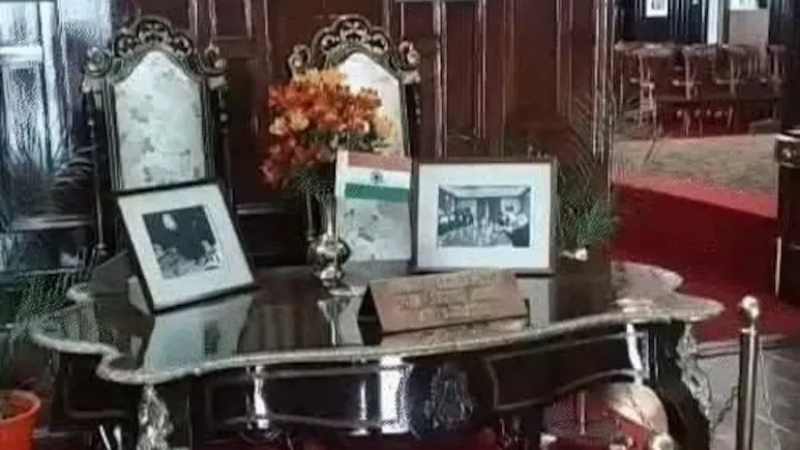 ಶಿಮ್ಲಾ ಒಪ್ಪಂದಕ್ಕೆ ಸಹಿ ಹಾಕಿದ್ದ ಮೇಜಿಂದ ಪಾಕ್ ಧ್ವಜ ತೆಗೆದು ಹಾಕಿದ ಭಾರತ