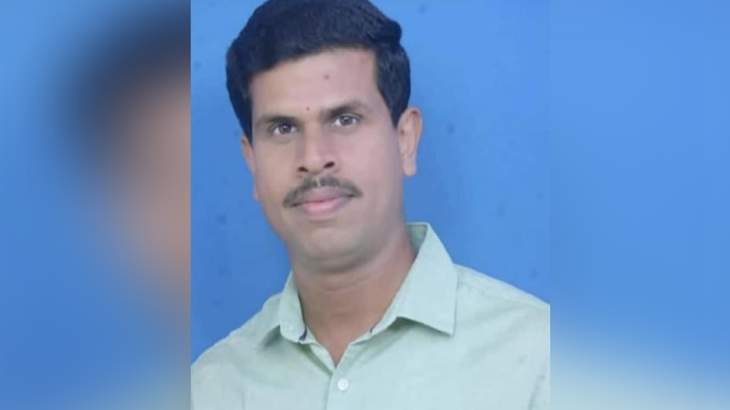 ತುಮಕೂರು | ಬೀದಿ ದೀಪ ಆರಿಸಲು ಹೋಗಿ ವಿದ್ಯುತ್ ಸ್ಪರ್ಶಿಸಿ ಶಿಕ್ಷಕ ಸಾವು