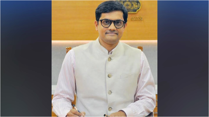 ಜಪ್ತಿಗೆ ಬಂದವರಿಗೆ ಕಾರು ಕೀ ಕೊಡದೇ ಸತಾಯಿಸಿದ ಕೊಪ್ಪಳ ಡಿಸಿ