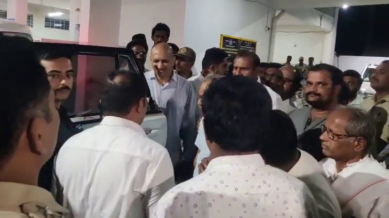 ಓವರ್ ಟೇಕ್ ಮಾಡಿದ್ದಕ್ಕೆ ಹಲ್ಲೆ ಆರೋಪ – ಅನಂತ್ ಕುಮಾರ್ ಹೆಗಡೆ ಸೇರಿ ಮೂವರ ವಿರುದ್ಧ ಎಫ್‌ಐಆರ್