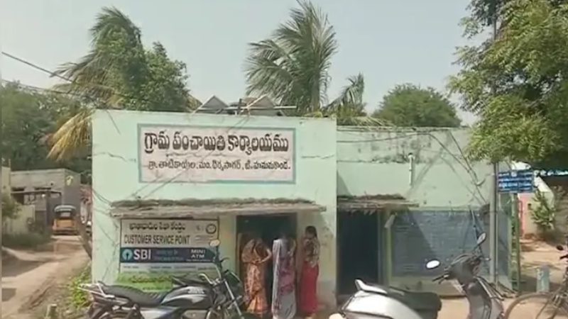 ಅಕ್ರಮ ಸಂಬಂಧ ಆರೋಪ – ಮಹಿಳೆಯ ವಿವಸ್ತ್ರಗೊಳಿಸಿ, ತಲೆ ಬೋಳಿಸಿ ಚಿತ್ರಹಿಂಸೆ