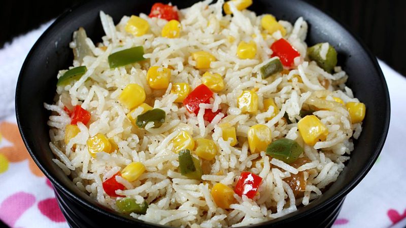ನಾಲಿಗೆ ರುಚಿ ಹೆಚ್ಚಿಸುವ ಸ್ವೀಟ್ ಕಾರ್ನ್ ಫ್ರೈಡ್ ರೈಸ್
