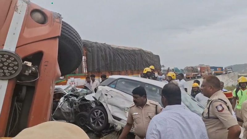 ಬೆಂಗಳೂರು-ಸೇಲಂ ಹೈವೆಯಲ್ಲಿ ಸರಣಿ ಅಪಘಾತ – 7 ವರ್ಷದ ಮಗು ಸೇರಿ ಮೂವರು ಸಾವು