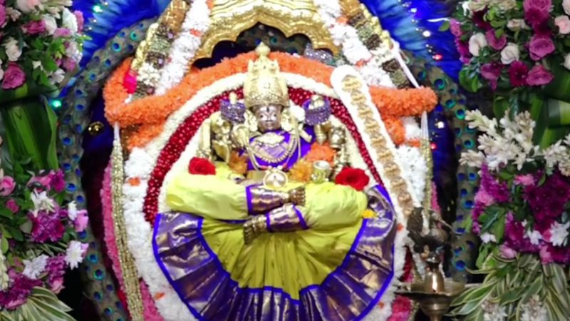 ಆಷಾಢದ 4ನೇ ಶುಕ್ರವಾರ – ಚಾಮುಂಡಿ ತಾಯಿಗೆ ಸಿಂಹವಾಹಿನಿ ಅಲಂಕಾರ
