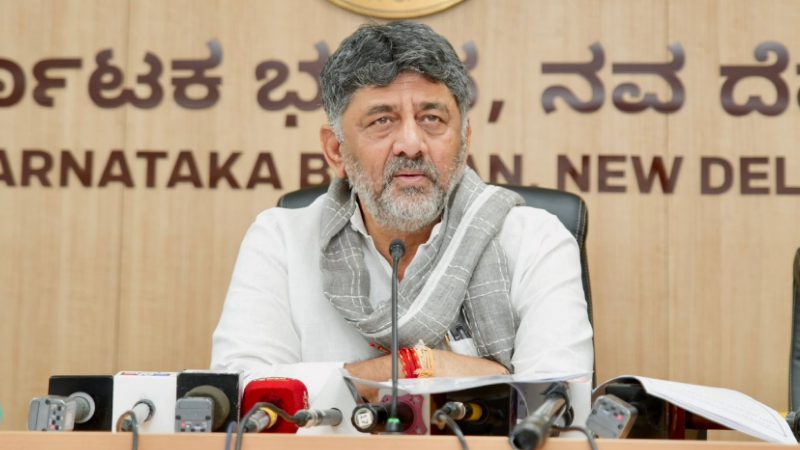 ಖಾಲಿ ಮಾತು ಬೇಡ, ಮೊದಲು ದುಡ್ಡು ಕೊಡಿಸಲಿ: ಕುಮಾರಸ್ವಾಮಿಯನ್ನು ಛೇಡಿಸಿದ ಡಿಕೆಶಿ