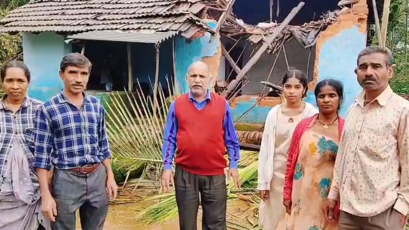 ಕಾಡಾನೆ ದಾಳಿ – ಮನೆ ಮೇಲೆ ತೆಂಗಿನ ಮರ ಬಿದ್ದು ಲಕ್ಷಾಂತರ ರೂ. ನಷ್ಟ