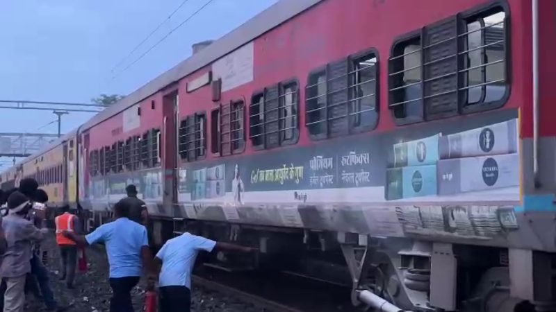ಹಾಸನ – ಸೋಲಾಪುರ ರೈಲಿನಲ್ಲಿ ಕಾಣಿಸಿಕೊಂಡ ದಟ್ಟ ಹೊಗೆ