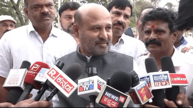 ಶಿವಕುಮಾರ್‌ ಸಿಎಂ ಆಗ್ತಾರೆ ಎಂದಿದ್ದ ಇಕ್ಬಾಲ್‌ ಹುಸೇನ್‌ಗೆ ವಾರ್ನಿಂಗ್‌ – ಡಿಕೆಶಿಯಿಂದ ನೋಟಿಸ್‌