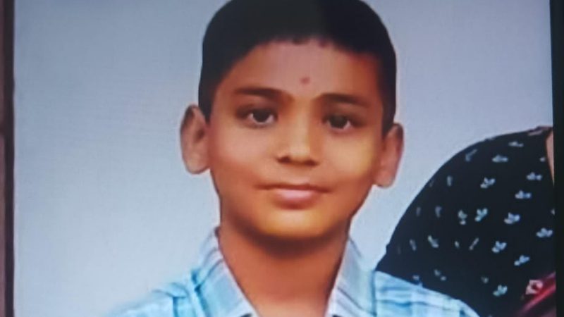 ತಾಯಿಯನ್ನು ಬಿಟ್ಟು ವಸತಿ ನಿಲಯದಲ್ಲಿ ಇರಲಾರೆ ಎಂದ ಬಾಲಕ ನೇಣಿಗೆ ಶರಣು!