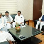 ಸಿಎಂ ನೇತೃತ್ವದ ನಿಯೋಗದಿಂದ ರಕ್ಷಣಾ ಸಚಿವರ ಭೇಟಿ – ರಾಜ್ಯದಲ್ಲಿ 2 ಡಿಫೆನ್ಸ್ ಕಾರಿಡಾರ್‌ಗೆ ಮನವಿ