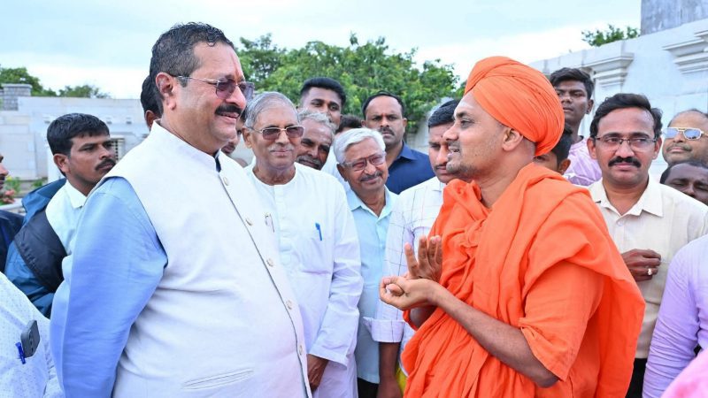 ಕೊಪ್ಪಳದ ಗವಿಮಠಕ್ಕೆ ಭೇಟಿ ನೀಡಿದ ಬಸನಗೌಡ ಪಾಟೀಲ್ ಯತ್ನಾಳ್