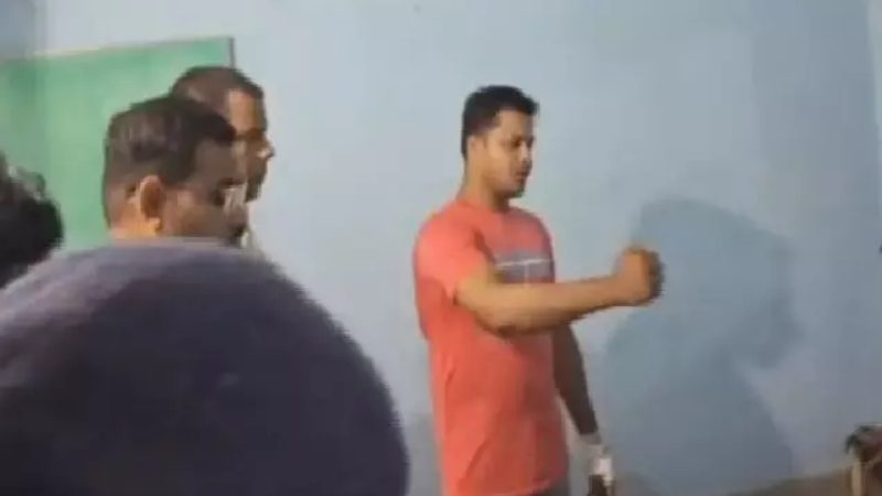 ಕೈಕೊಟ್ಟು ಬೇರೆ ಮದುವೆಯಾಗಲು ನಿರ್ಧರಿಸಿದ ಪ್ರೇಯಸಿ – ಲಾಡ್ಜ್‌ಗೆ ಕರೆಸಿ 20 ಬಾರಿ ಇರಿದು ಕೊಂದ ಪಾಗಲ್‌ ಪ್ರೇಮಿ