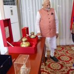 ಟ್ರಿನಿಡಾಡ್ ಪ್ರಧಾನಿಗೆ ಮಹಾಕುಂಭದ ಜಲ, ರಾಮಮಂದಿರದ ಪ್ರತಿಕೃತಿ ಉಡುಗೊರೆಯಾಗಿ ನೀಡಿದ ಮೋದಿ