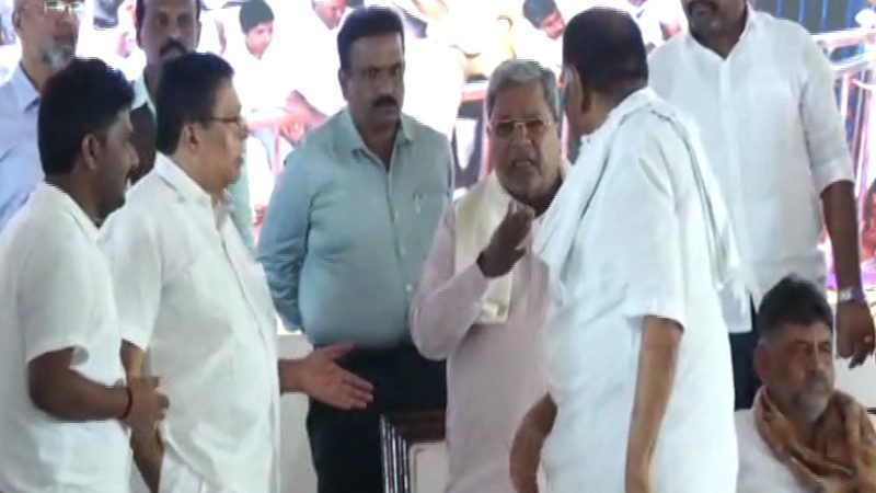 ಸಚಿವ ಸ್ಥಾನಕ್ಕೆ ಆಗ್ರಹ – ಶಿವಲಿಂಗೇಗೌಡ ಬೆಂಬಲಿಗರ ವಿರುದ್ಧ ವೇದಿಕೆಯಲ್ಲೇ ಸಿಎಂ ಗರಂ