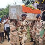 ಮಲಗಿದ್ದಲ್ಲೇ ಹೃದಯಾಘಾತದಿಂದ ಯೋಧ ಸಾವು – ಹುಟ್ಟೂರಲ್ಲಿ ಸೇನಾ ಗೌರವಗಳೊಂದಿಗೆ ಅಂತ್ಯಕ್ರಿಯೆ