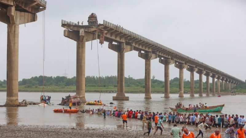ವಡೋದರಾ ಸೇತುವೆ ದುರಂತ – ಸಾವಿನ ಸಂಖ್ಯೆ 17ಕ್ಕೆ ಏರಿಕೆ