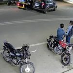 ಮೈಸೂರು| ಆಟೋದಲ್ಲಿ ಪ್ರಯಾಣಿಸುತ್ತಿದ್ದ ಮಹಿಳೆ, ವ್ಯಕ್ತಿ ಮೇಲೆ ಡೆಡ್ಲಿ ಅಟ್ಯಾಕ್‌
