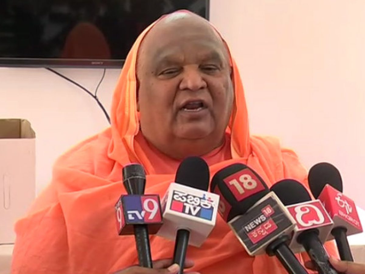 ಸಿಎಂ ಯಾವುದೇ ವಿವಾದ ಸೃಷ್ಟಿಸಿಕೊಳ್ಳದೇ ರಾಜ್ಯ ಮುನ್ನಡೆಸಲಿದ್ದಾರೆ: ಕೋಡಿಮಠ ಶ್ರೀ  ಭವಿಷ್ಯ – Public TV