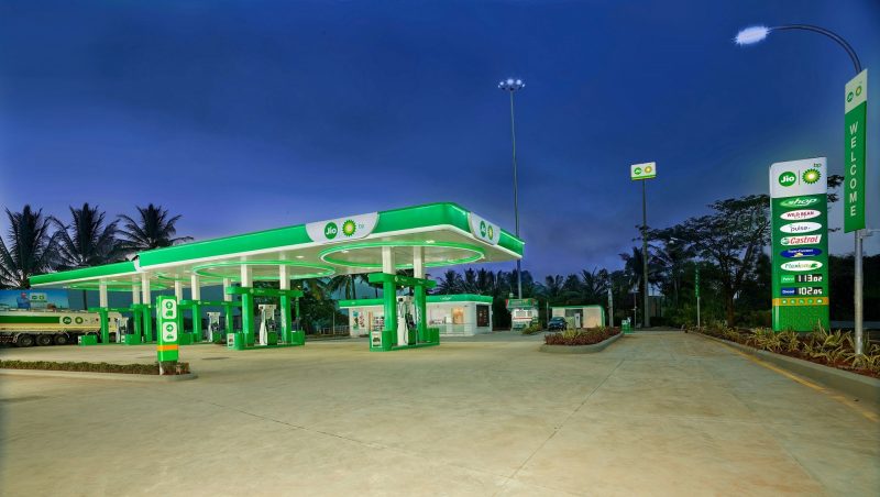 ಜಿಯೋ-ಬಿಪಿ ಮೊದಲ ಮೊಬಿಲಿಟಿ ಸ್ಟೇಷನ್ ಆರಂಭ- ಇವಿ ಚಾರ್ಜಿಂಗ್, ಬ್ಯಾಟರಿ ಸ್ವಾಪ್ 6 Jio bp to sell additive fuels at no extra cost EV charging battery swap 24×7 retail at RIL fuel 5 e1635327616614