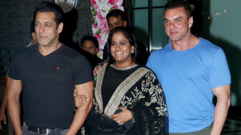 Salman Khan Arpita 1