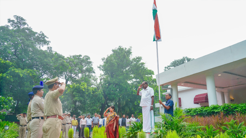 ಮೋದಿ ನಾಯಕತ್ವದಲ್ಲಿ ಭಾರತವು ಬೃಹತ್ ಆರ್ಥಿಕ ಶಕ್ತಿಯಾಗಿ ಅವತರಿಸುತ್ತಿದೆ: ಕುಮಾರಸ್ವಾಮಿ ಗುಣಗಾನ 4 HD Kumaraswamy 2