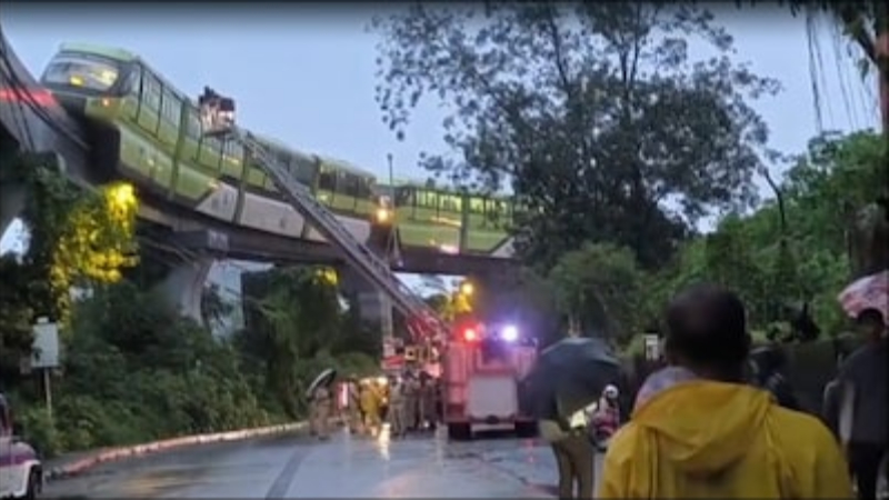 monorail train stuck in mumbai