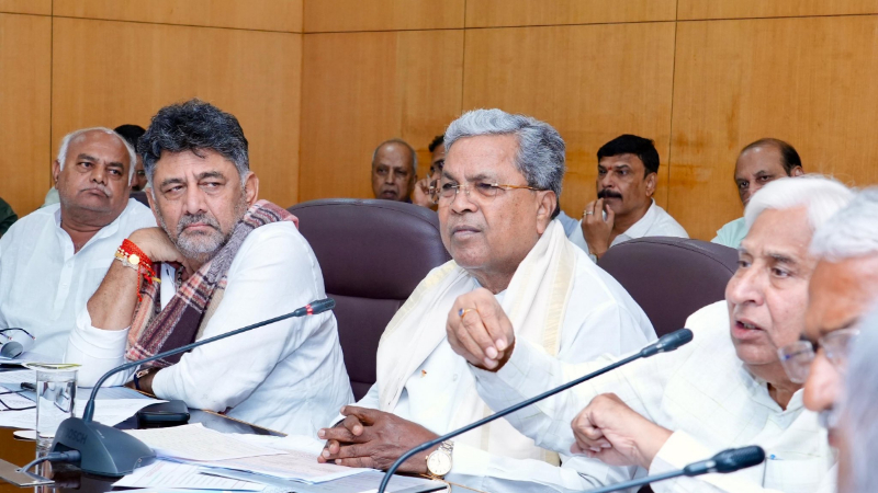 ಅಲ್ಪಸಂಖ್ಯಾತರ ಹಿಂದುಳಿದ ಕಾಲೋನಿಗಳ ಅಭಿವೃದ್ಧಿಗೆ 398 ಕೋಟಿ ರಿಲೀಸ್ - ಸಂಪುಟ ನಿರ್ಧಾರಕ್ಕೆ ಬಿಜೆಪಿ ತೀವ್ರ ಟೀಕೆ 1 Cabinet Meeting