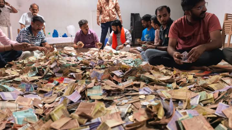Chitradurga Hindu Mahaganapathi Hundi Counting