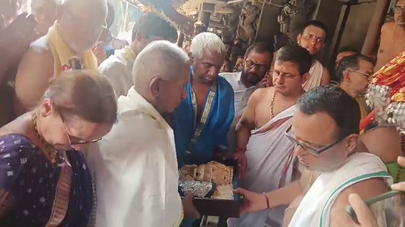 Ilaiyaraja Mookambika Temple Kolur