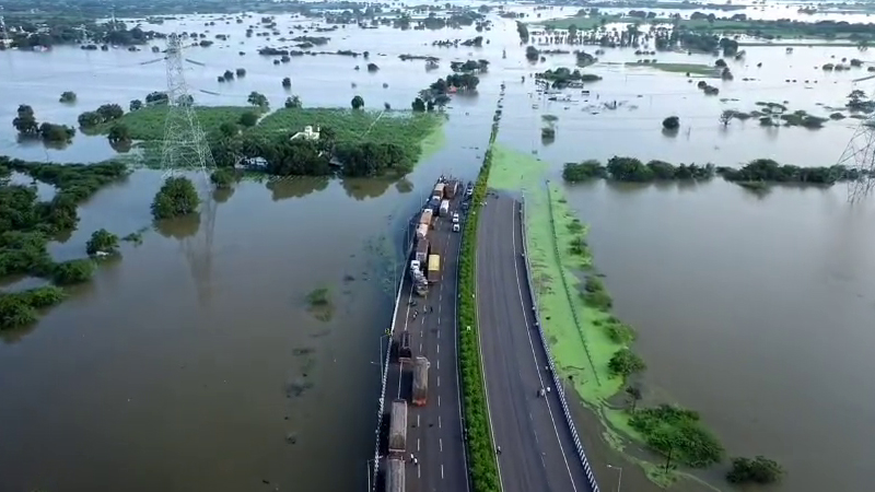 `ಮಹಾ' ಮಳೆಗೆ `ಉತ್ತರ' ತತ್ತರ - ಕಲಬುರಗಿಯಲ್ಲಿ ಭೀಮೆ ಆರ್ಭಟ; ಇಡೀ ಗ್ರಾಮವೇ ಅಪೋಷನ! 5 Kalaburagi Rain 3