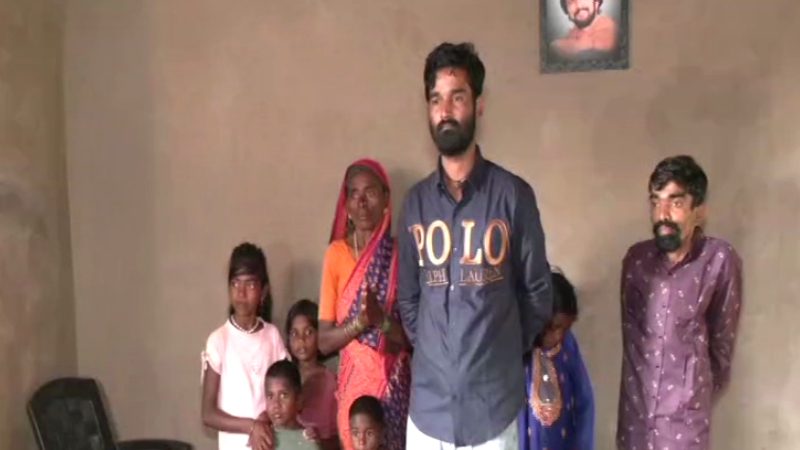 Sudeeps fan gifts house to poor woman in Belagavi 2