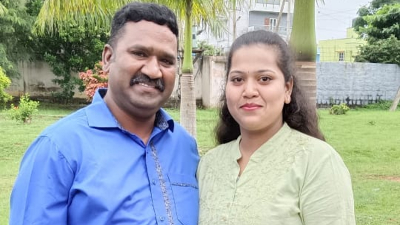 bengaluru truck accident young woman and her father died