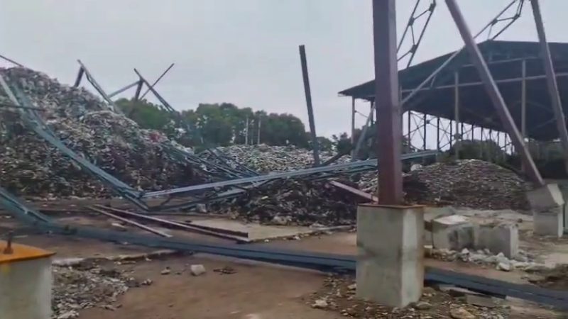 hassan mahanagara palike shed under construction collapses