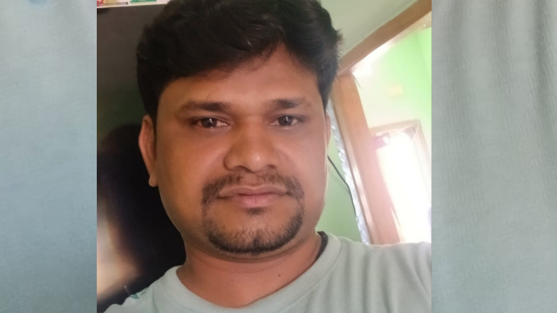 husband stabs wife in davanagere court