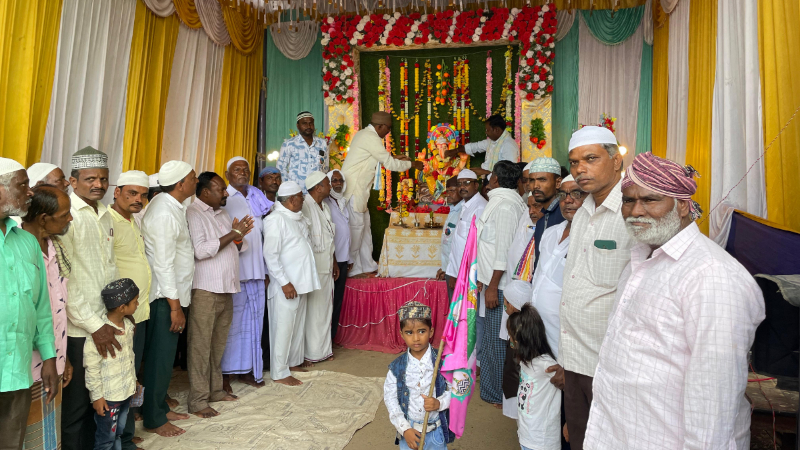 muslims offers pooja to lord ganesha in haveri