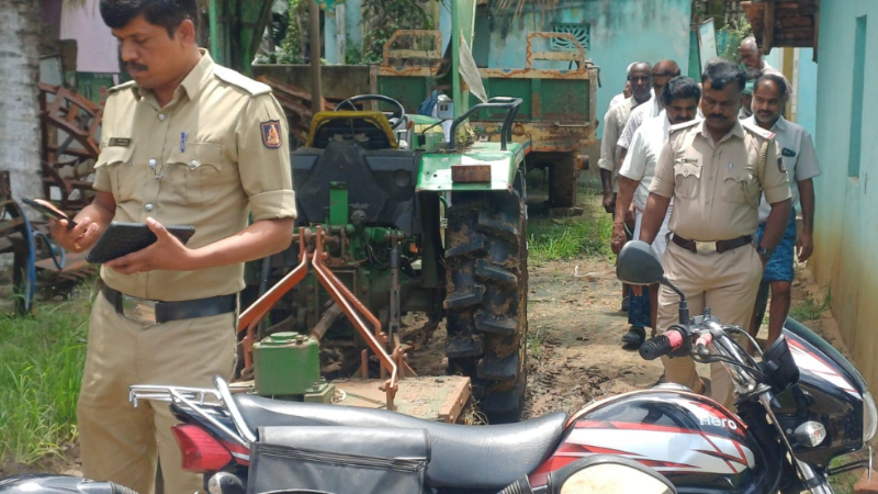 thieves caught breaking a lock in channagiri davanagere