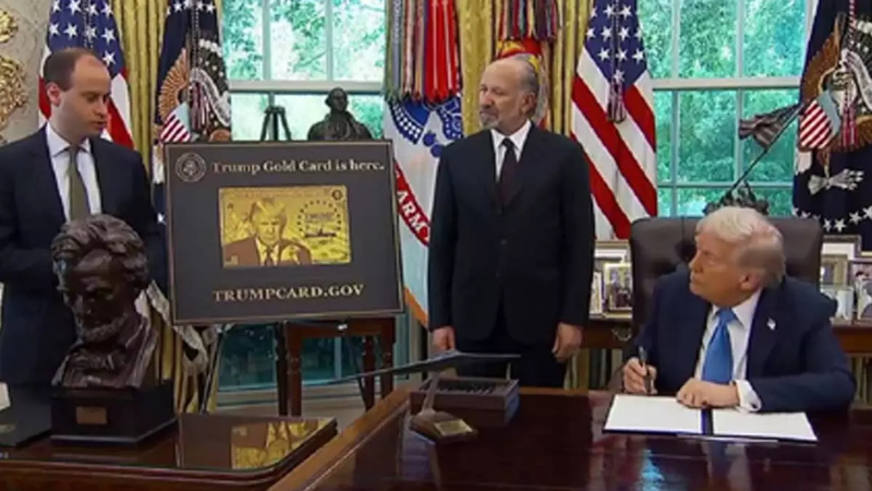 trump gold card