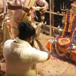 Actor Rishab Shetty visited Varanasi to celebrate the success of his film Kantara Chapter 1