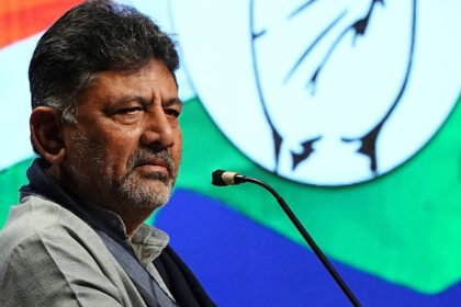 ಸೋನಿಯಾ ಗಾಂಧಿ ಹುದ್ದೆಯನ್ನೇ ಬಿಟ್ಟುಕೊಟ್ಟರು - ನವೆಂಬರ್ ಕ್ರಾಂತಿ ಹೊತ್ತಲ್ಲೇ ಡಿಕೆಶಿ ತ್ಯಾಗದ ಮಾತು 15 DK Shivakumar 5