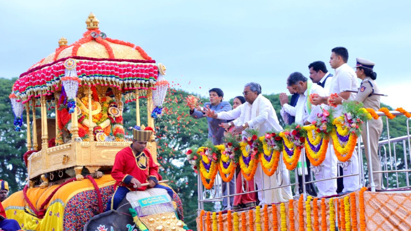 Mysuru Dasara jambu savari Siddaramaiah