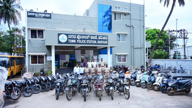 Two bike thieves arrested in Davangere 30 bikes worth Rs. 16.52 lakh seized 1