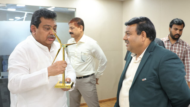 inoxwind company invests rs 400 crore in kushtagi mb patil 1