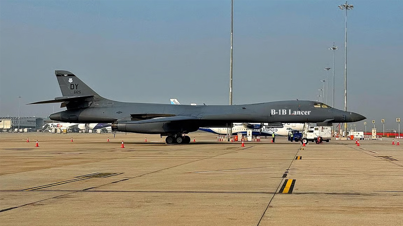 B 1B Lancer Bomber