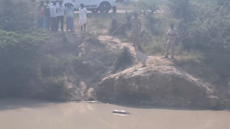 Body found in agricultural pit stripped naked hands and feet tied Gadag