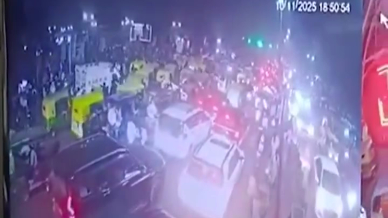 CCTV Footage Of Delhi Red Fort Blast